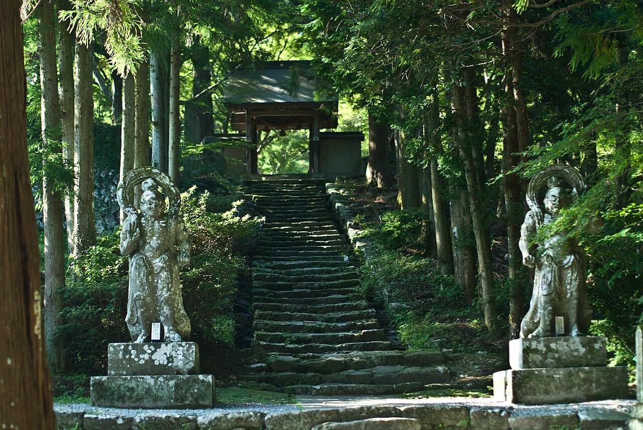 大分県・国東市の寺「両子寺」