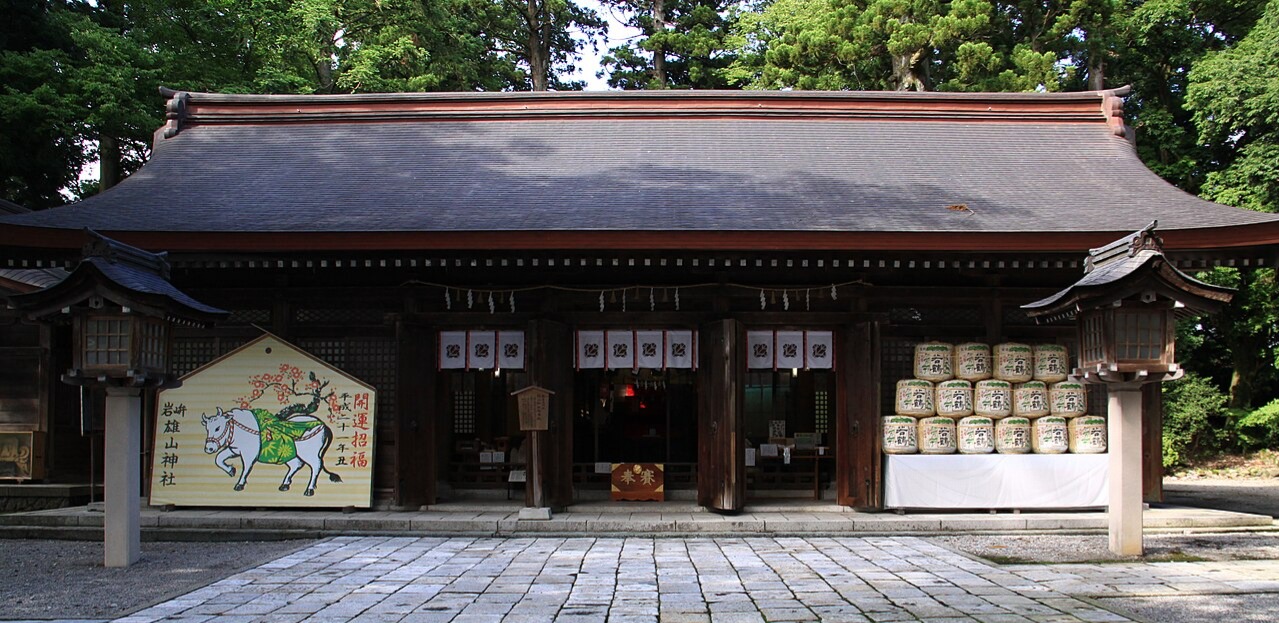 雄山神社前立社壇
